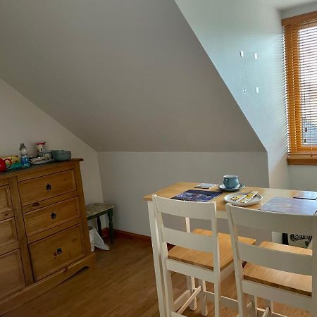 Cromdale 9 Kirk Road Bed & Breakfast エクステリア 写真