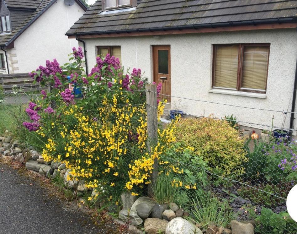 Cromdale 9 Kirk Road Bed & Breakfast エクステリア 写真